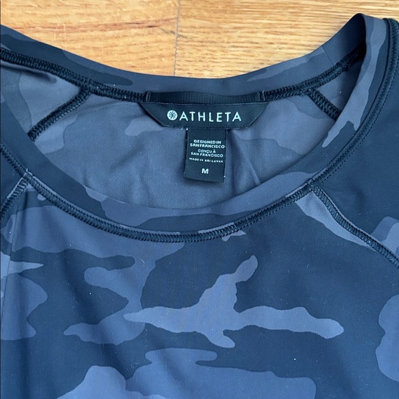 Athleta Womens Medium Black Camo Long Sleeve Shirt - Picture 2 of 4